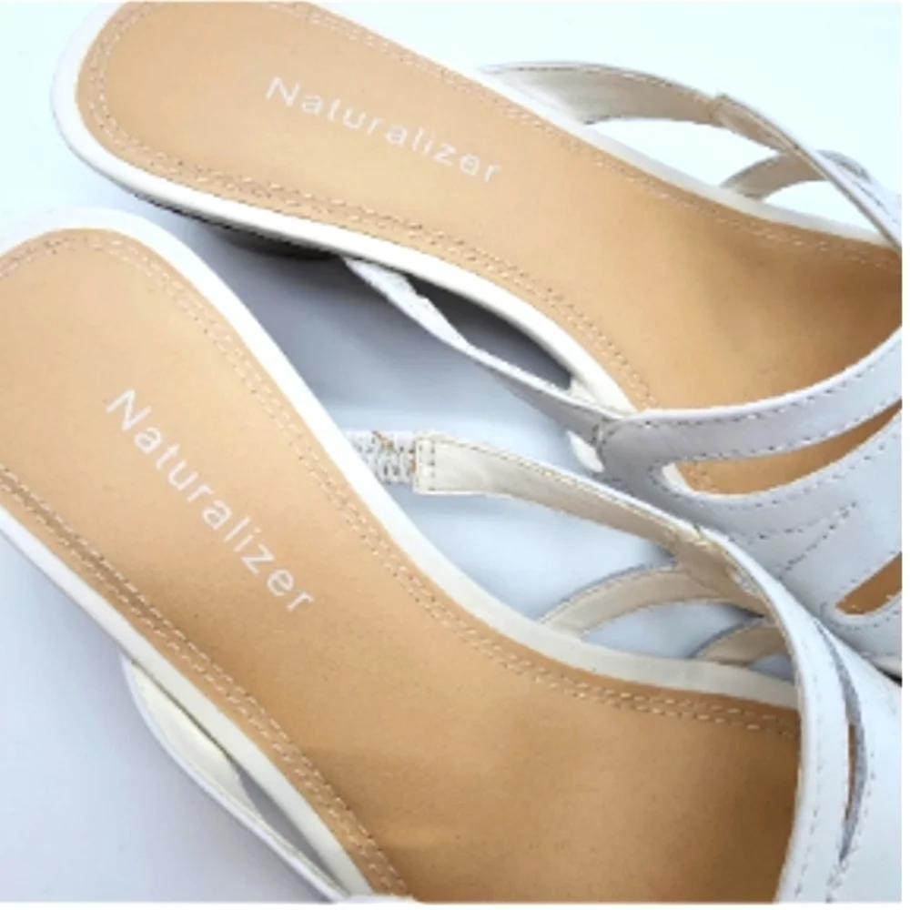 Naturalizer Women's White 8M Sandals